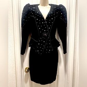 Vtg J.Harris Black Velvet  Rhinestone Formal 2 Pc Suit Skirt & Keyhole Jacket 6